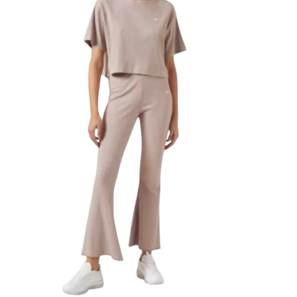 Nike Women’s Oversized Knit Crop Top 2X | Cozy Fall Activewear - Picture 1 of 6